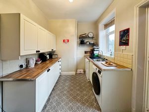 Kitchen- click for photo gallery